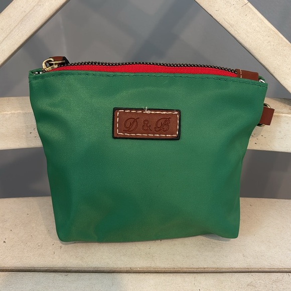 💚Dooney & Bourke Green Zip Cosmetic pouch - Picture 2 of 7